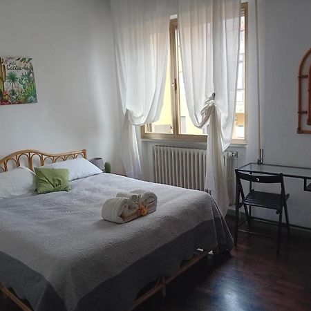 Florinda B&B เวียเรจโจ ภายนอก รูปภาพ