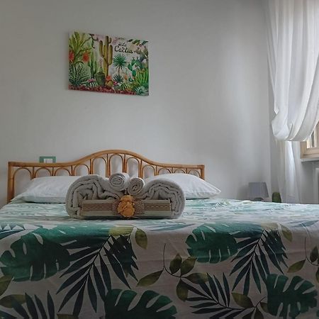 Florinda B&B เวียเรจโจ ภายนอก รูปภาพ