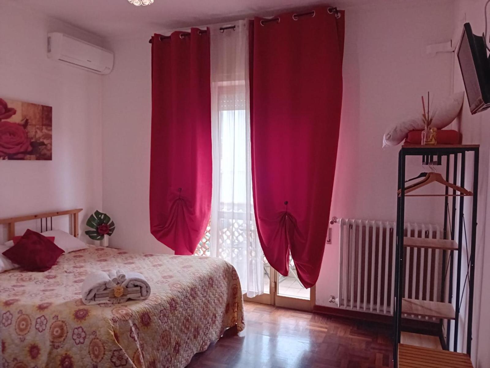 Florinda B&B เวียเรจโจ ภายนอก รูปภาพ