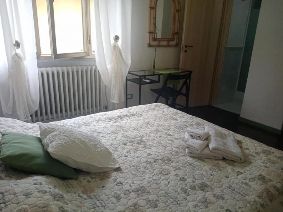 Florinda B&B เวียเรจโจ ภายนอก รูปภาพ